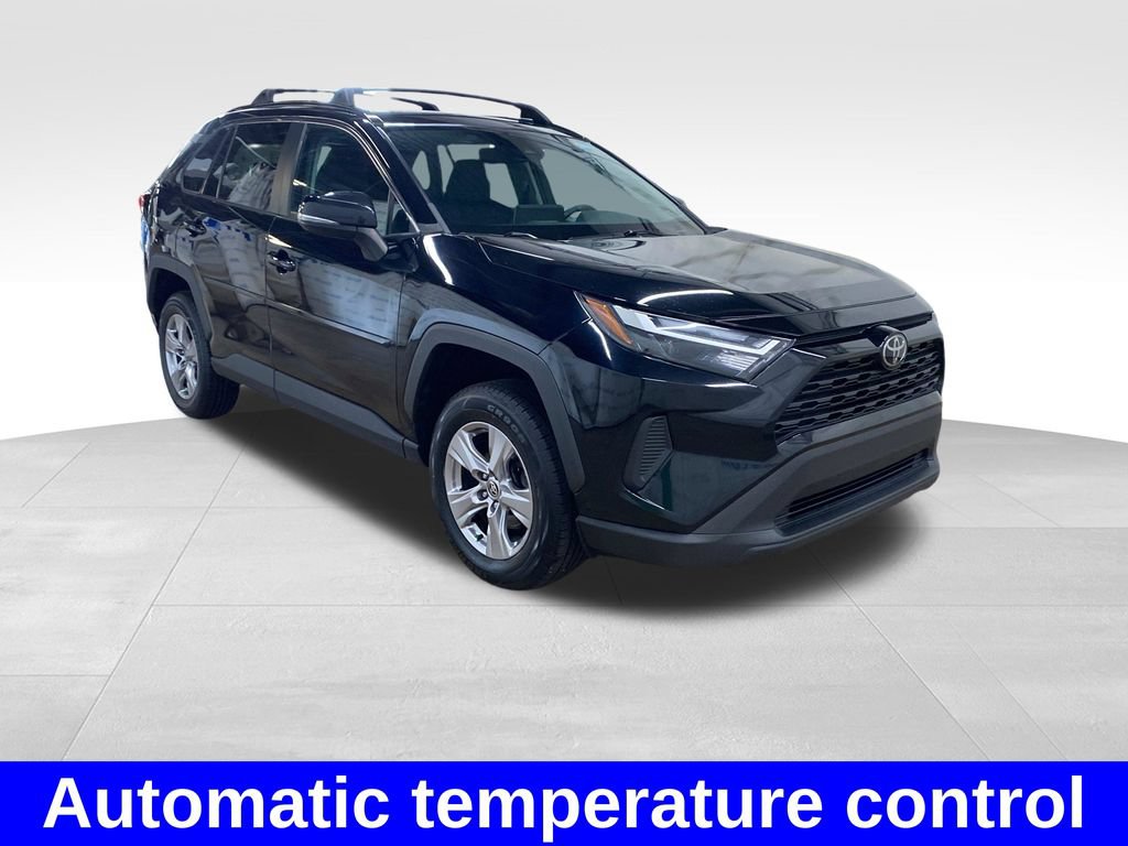 Used 2022 Toyota RAV4 XLE w/ Convenience Package AWD/4WD image 5