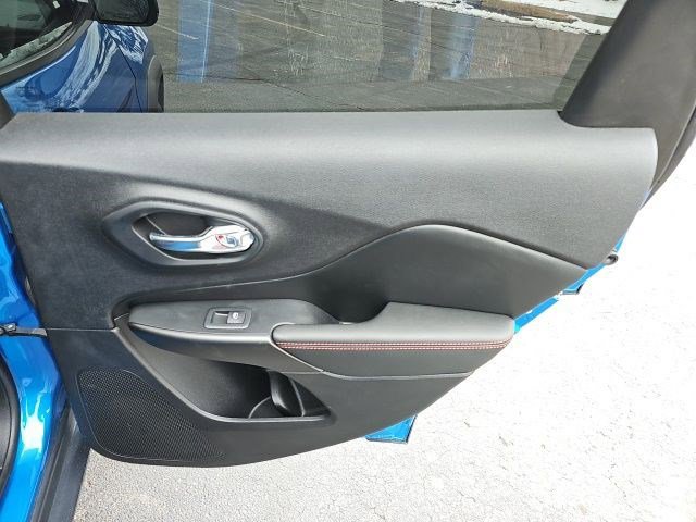 Used 2020 Jeep Cherokee Trailhawk w/ Comfort/Convenience Group image 18