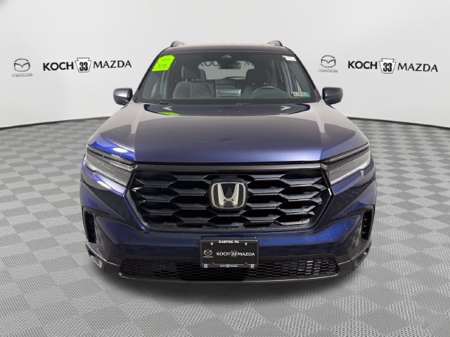 Used 2025 Honda Pilot Sport image 2