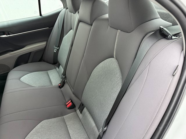 Used 2022 Toyota Camry LE image 10