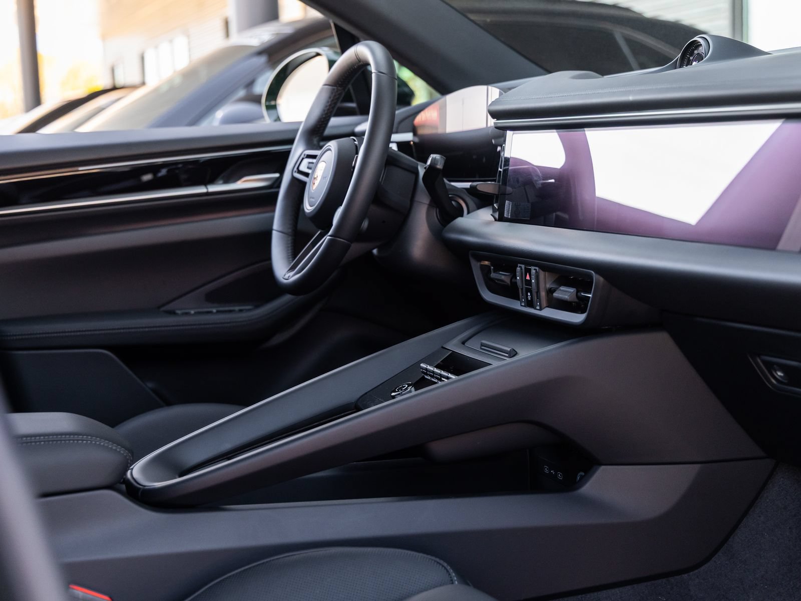 Certified 2025 Porsche Macan Electric RWD image 47