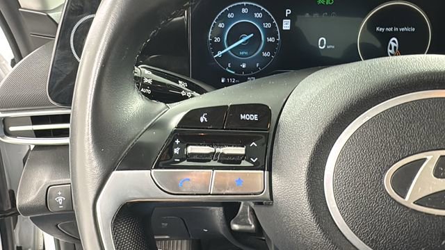 Used 2024 Hyundai Elantra Limited image 19