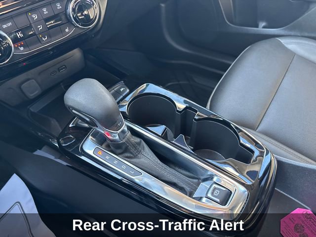 Used 2025 Chevrolet Trax ACTIV w/ Sunroof Package FWD image 17