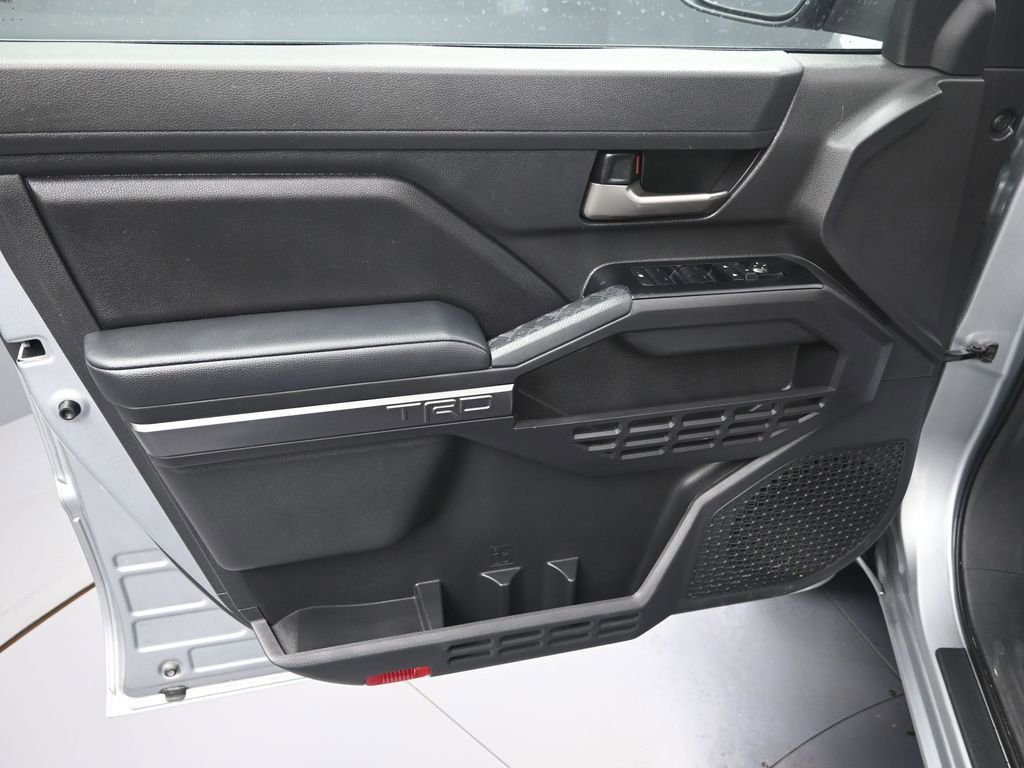 Used 2025 Toyota Tacoma TRD Off-Road image 10