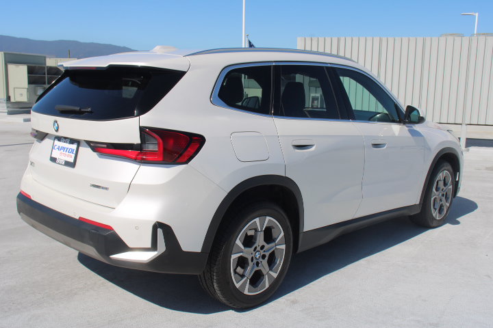 Used 2023 BMW X1 xDrive28i w/ Convenience Package AWD/4WD image 3