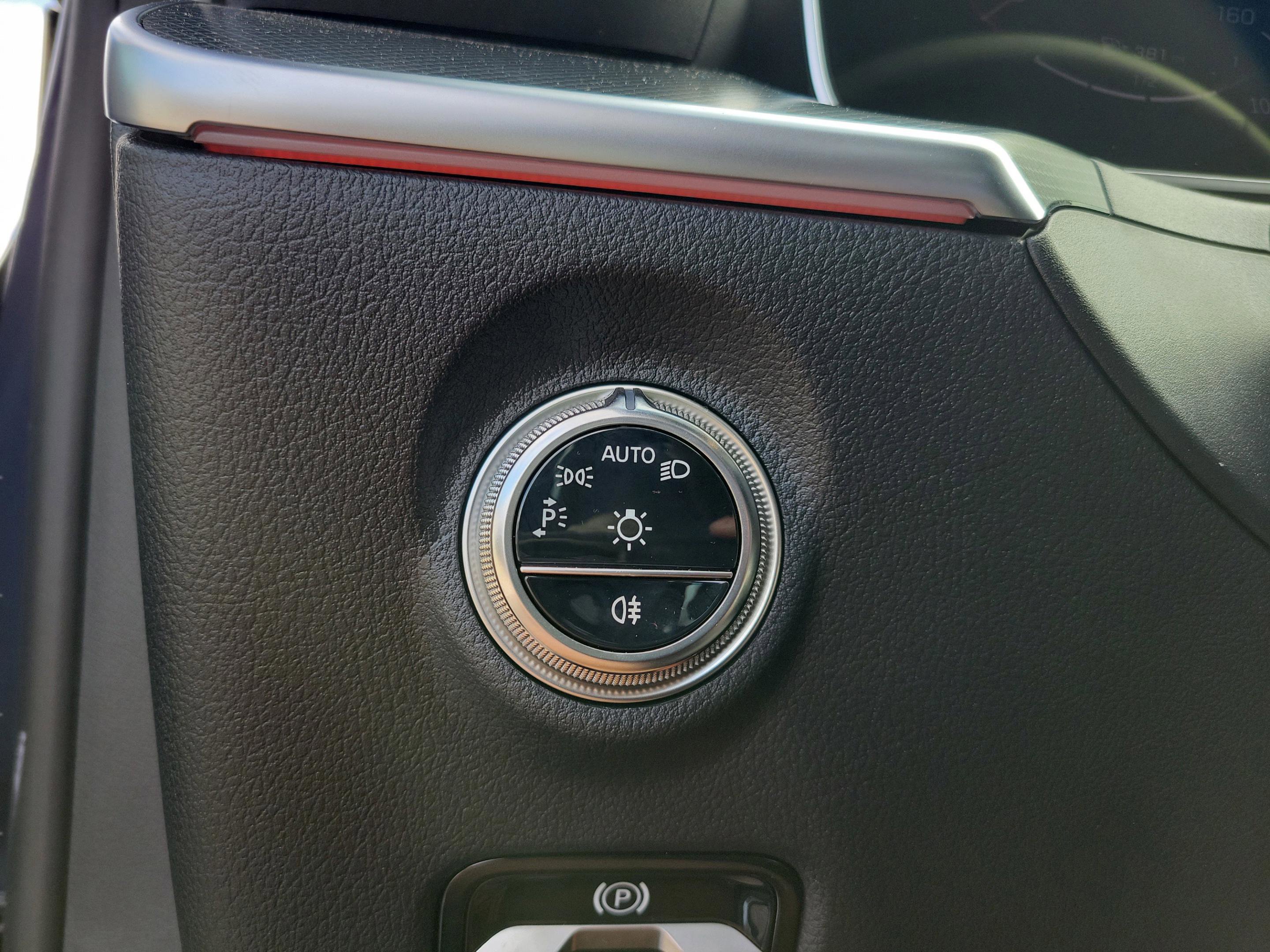 Certified 2025 Mercedes-Benz C 300 Sedan image 27