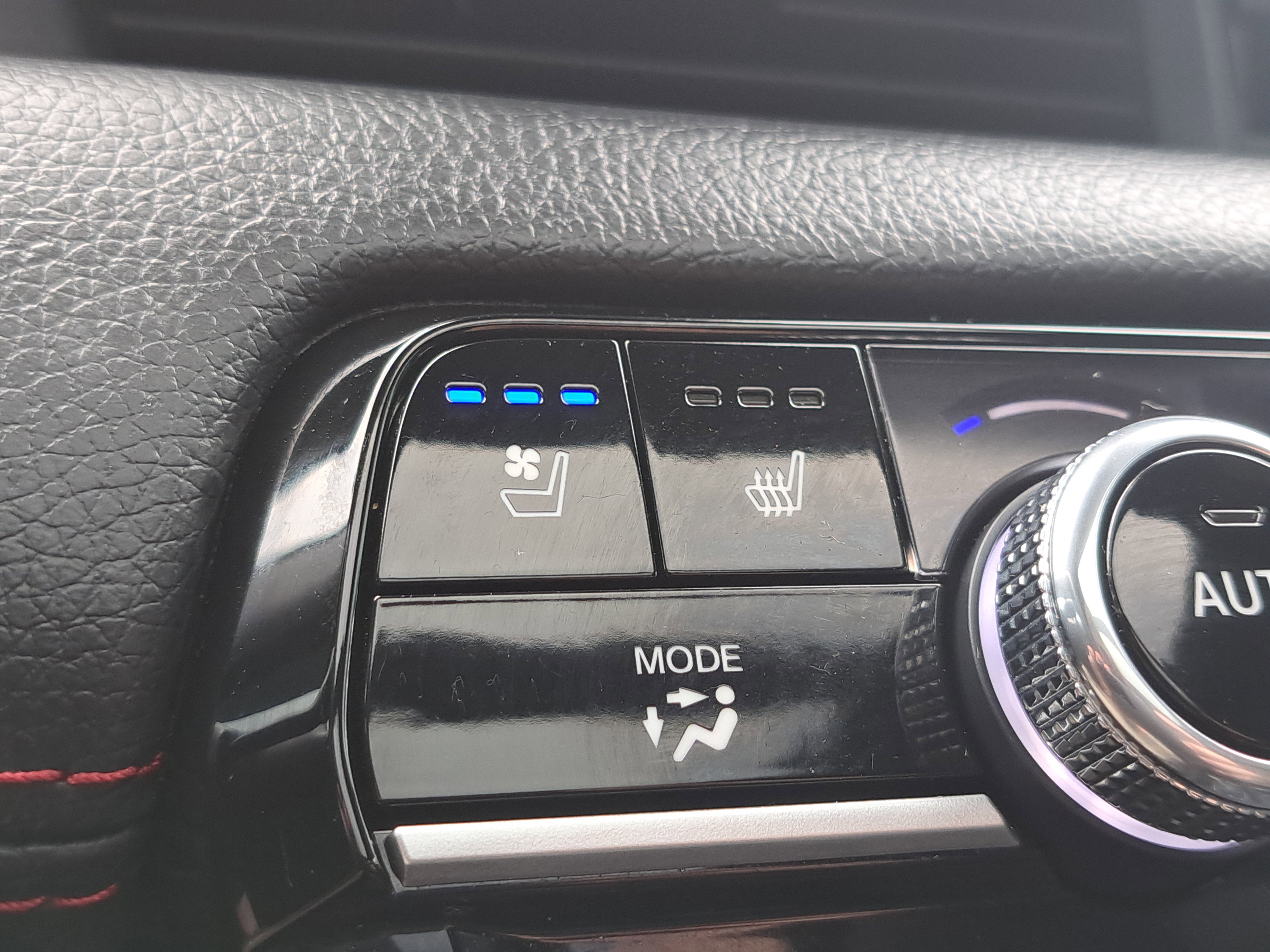 Used 2025 Honda Pilot Black Edition image 23