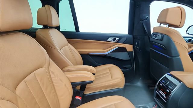 Used 2021 BMW X7 xDrive40i w/ M Sport Package image 25