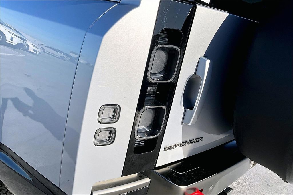 Certified 2024 Land Rover Defender 130 X image 21