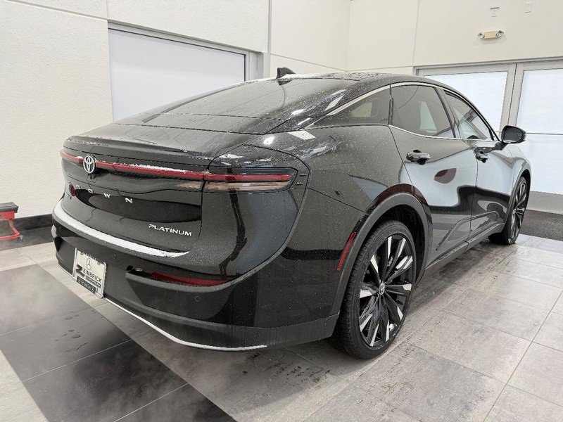 Used 2025 Toyota Crown Platinum image 2