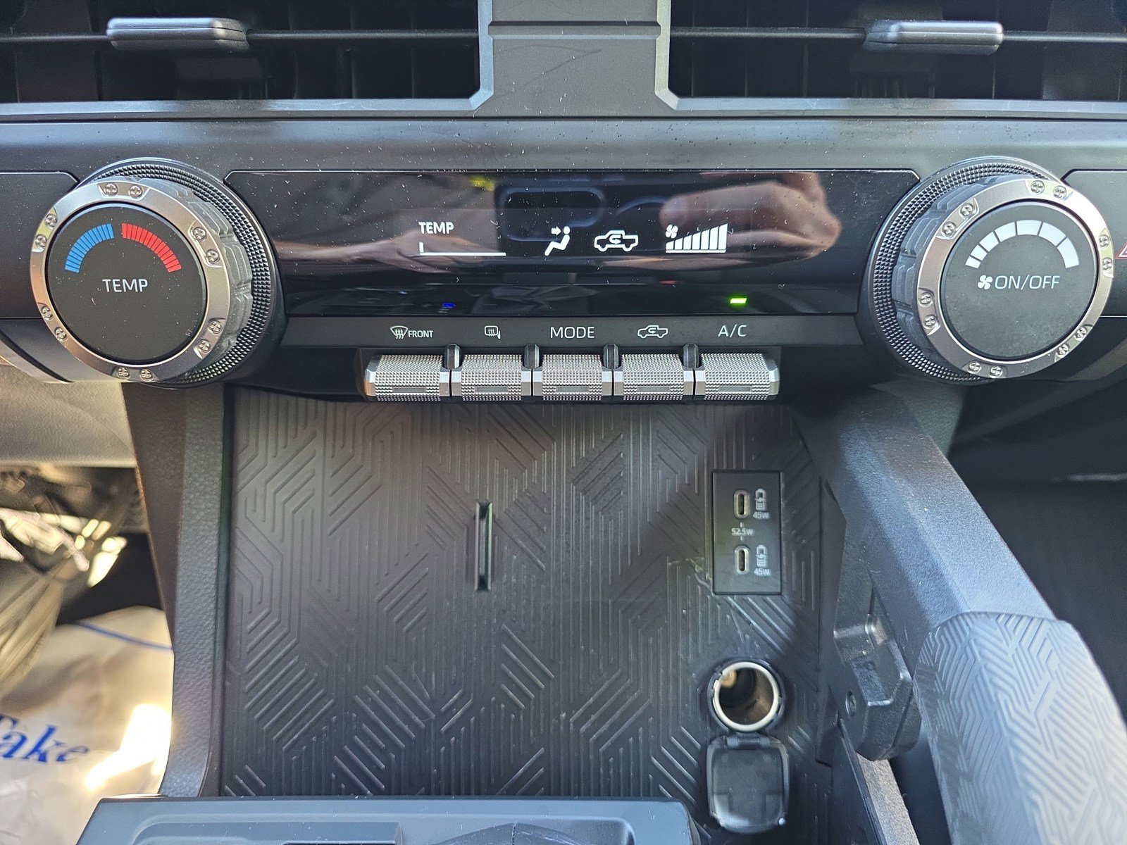 Used 2025 Toyota Tacoma SR5 AWD/4WD image 22