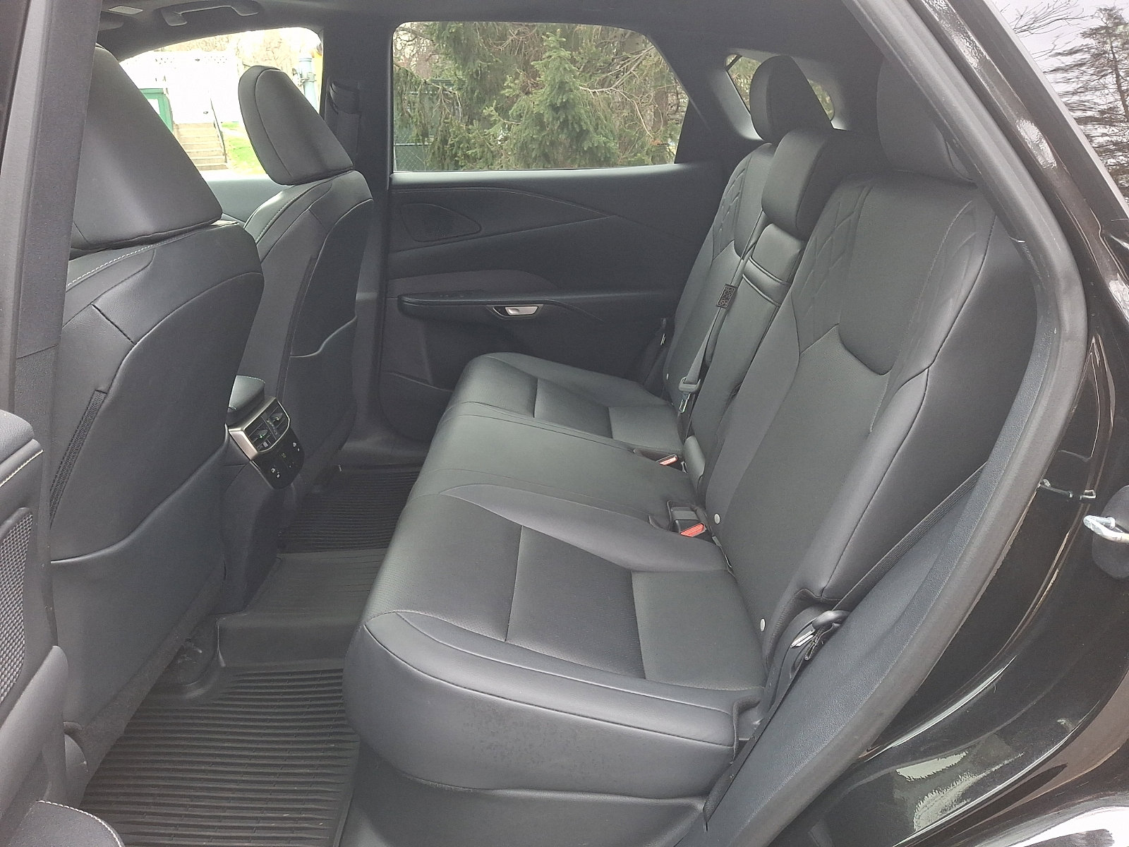 Used 2023 Lexus RX 350 Premium w/ Accessory Package AWD/4WD image 10