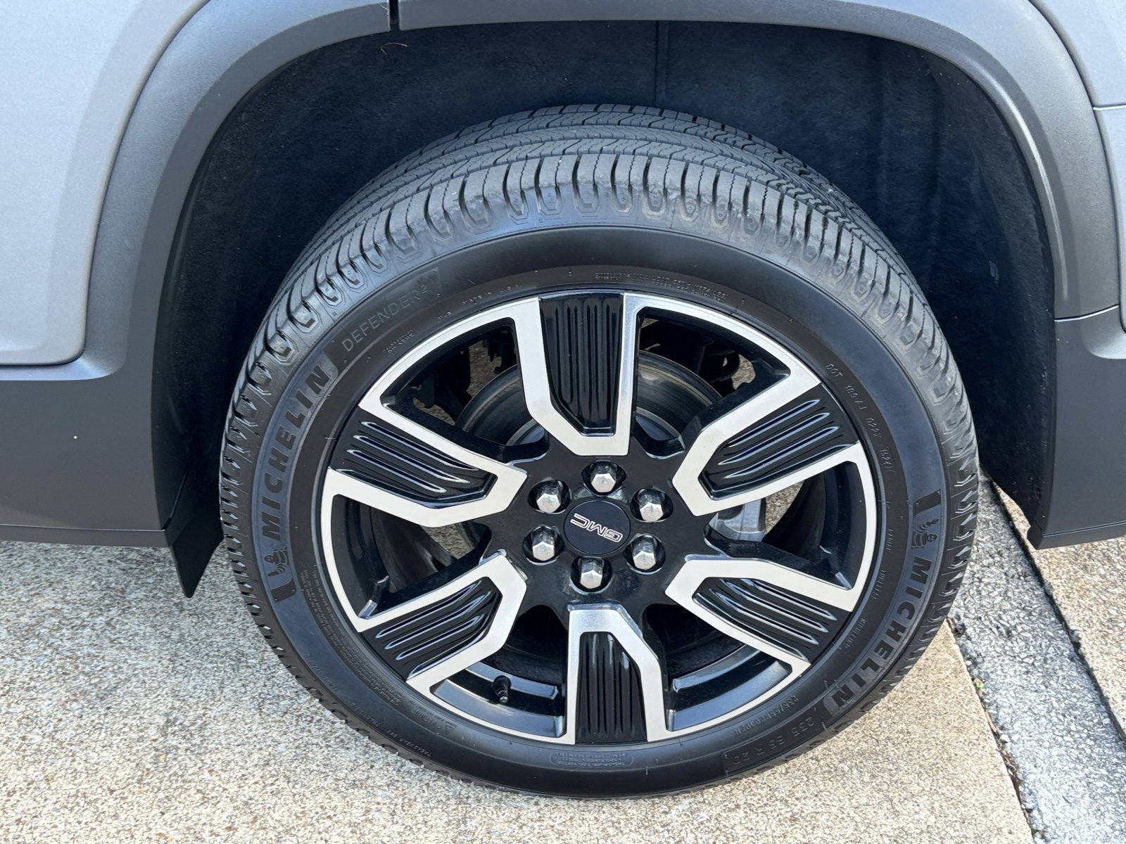 Used 2021 GMC Acadia SLE w/ Driver Convenience Package image 13