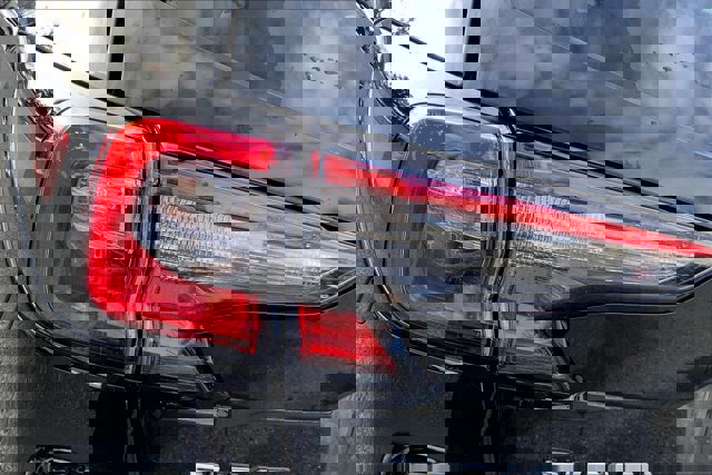 Used 2024 Subaru Outback Premium image 27