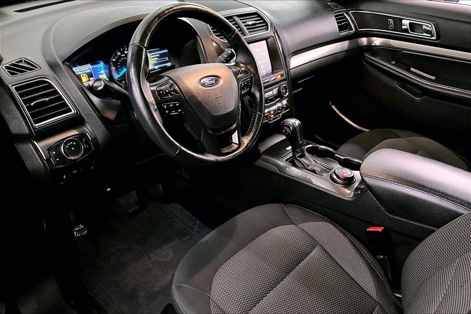 Used 2018 Ford Explorer XLT w/ Equipment Group 201A image 12