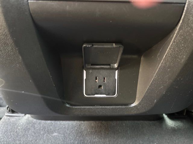 Used 2021 Chevrolet Suburban High Country image 28