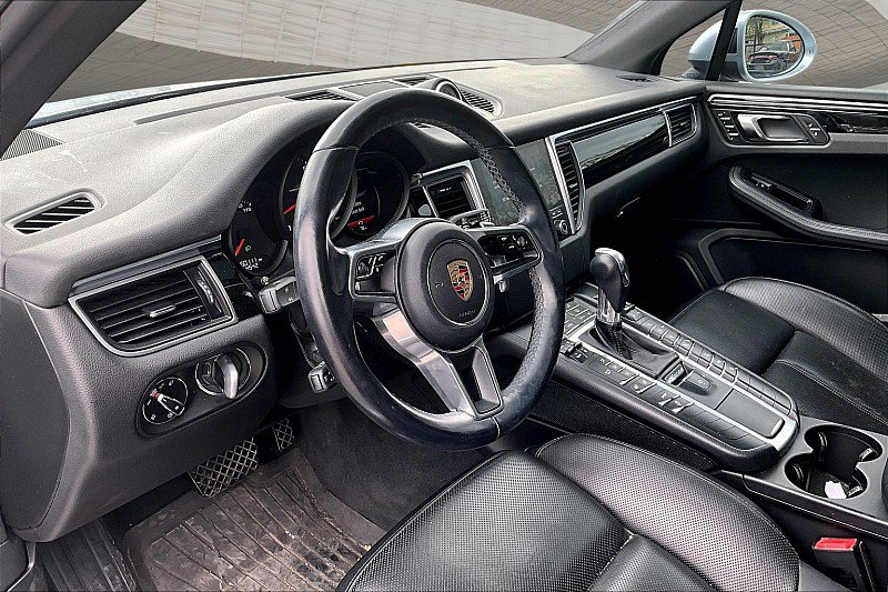 Used 2017 Porsche Macan AWD/4WD image 12
