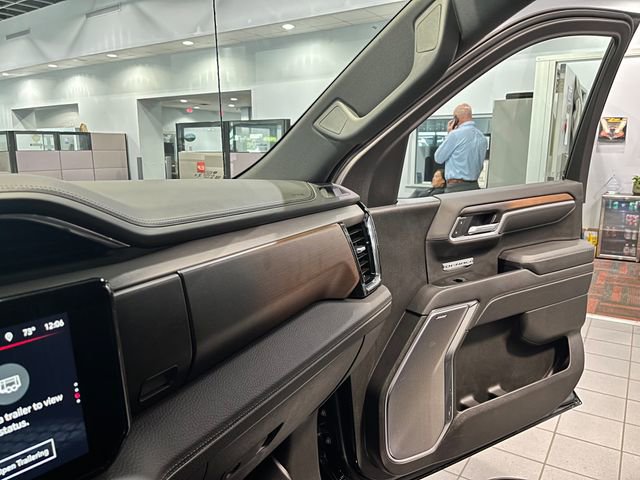 Used 2025 GMC Sierra 1500 Denali w/ Denali Reserve Package AWD/4WD image 24