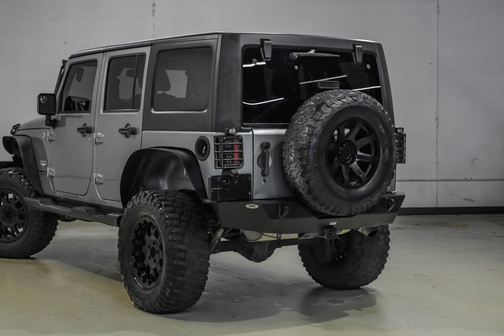 Used 2013 Jeep Wrangler Unlimited Sahara AWD/4WD image 14