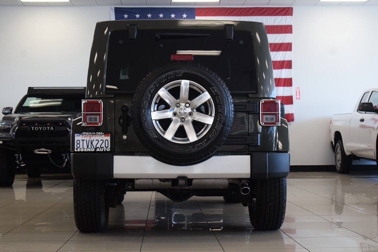 Used 2015 Jeep Wrangler Unlimited Sahara w/ Dual Top Group AWD/4WD image 27