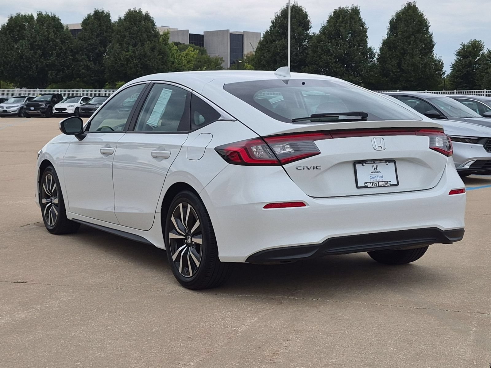 Certified 2024 Honda Civic EX-L image 9