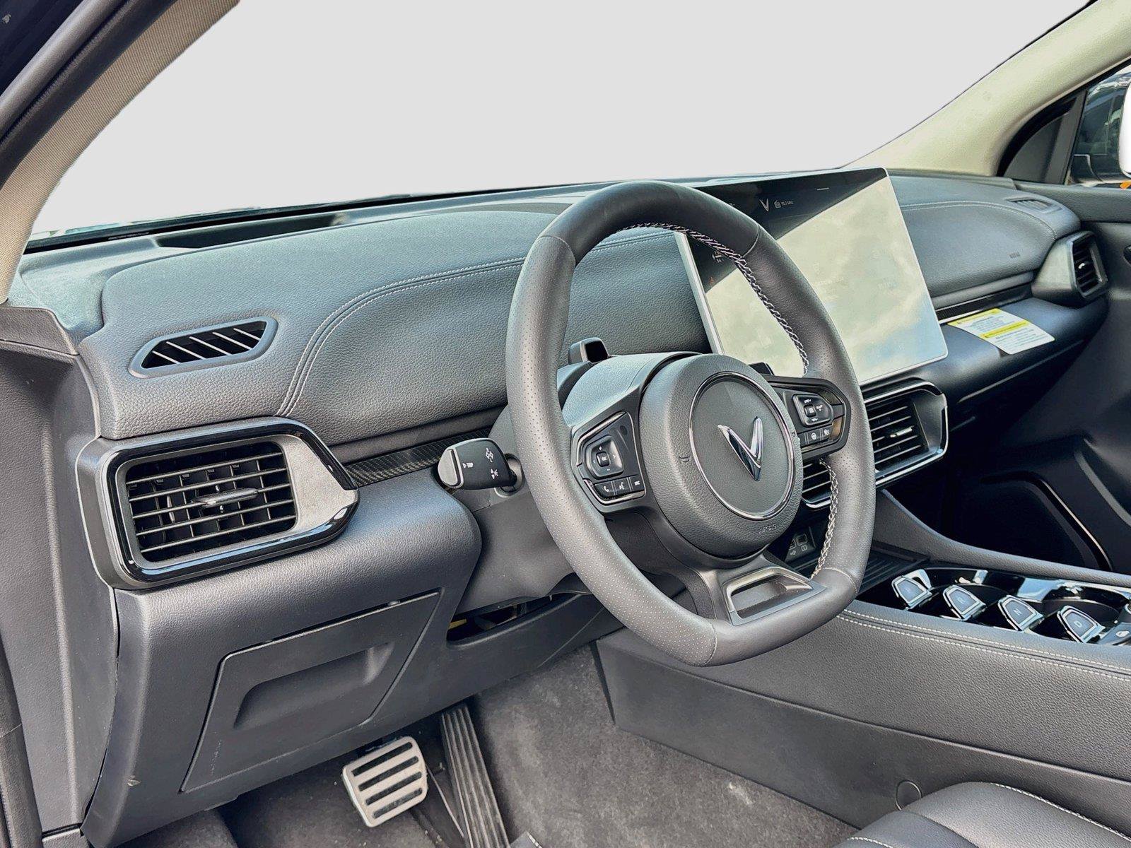 New 2027 VinFast VF 8 Eco AWD/4WD image 9