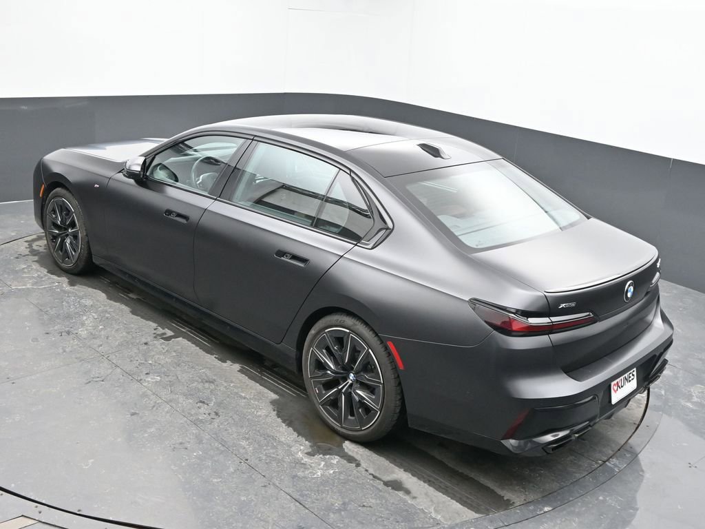 Used 2023 BMW 760i xDrive image 68