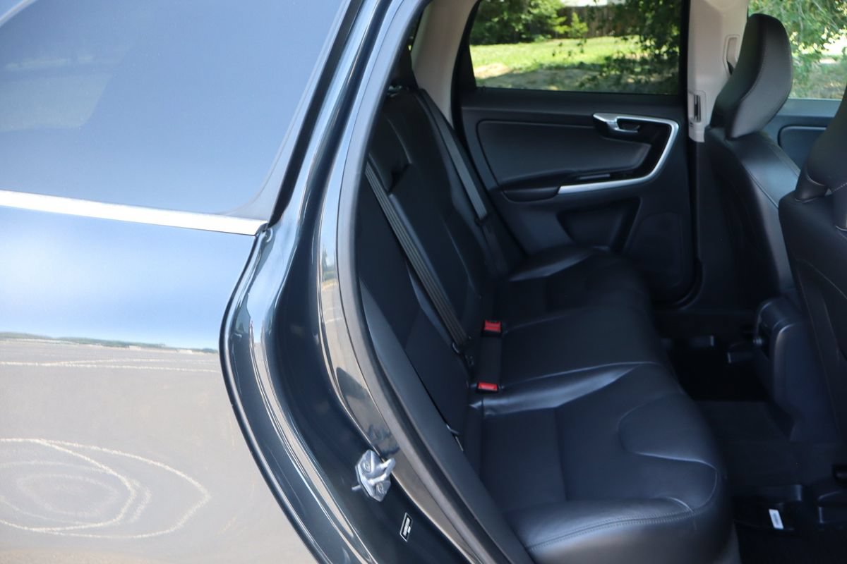 Used 2015 Volvo XC60 T5 AWD/4WD image 21