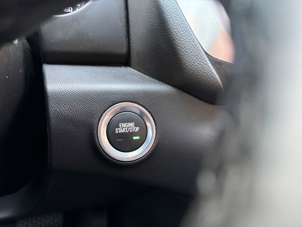 Used 2024 GMC Terrain SLT w/ Tech Package image 32