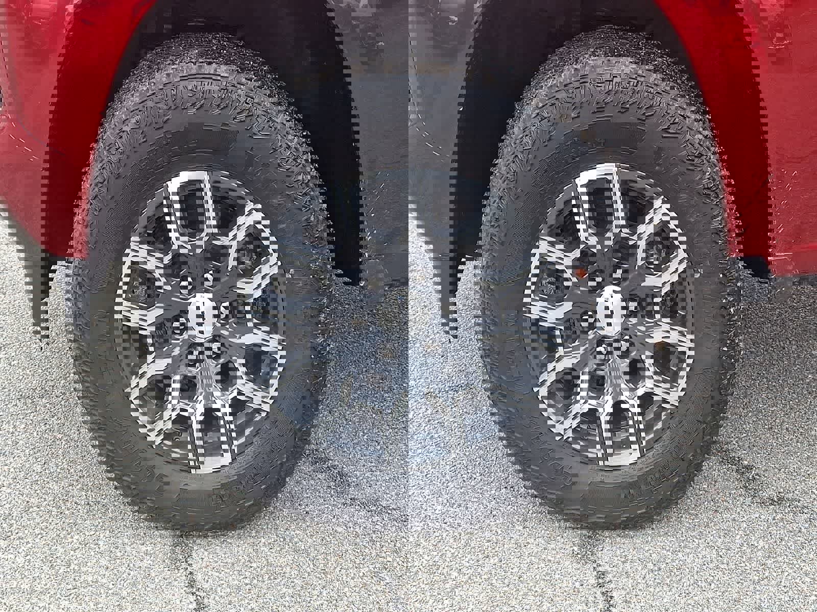 Used 2024 Chevrolet Colorado Z71 w/ Z71 Convenience Package 2 image 9