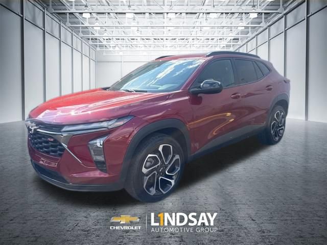 Used 2024 Chevrolet Trax RS w/ Sunroof Package FWD image 2