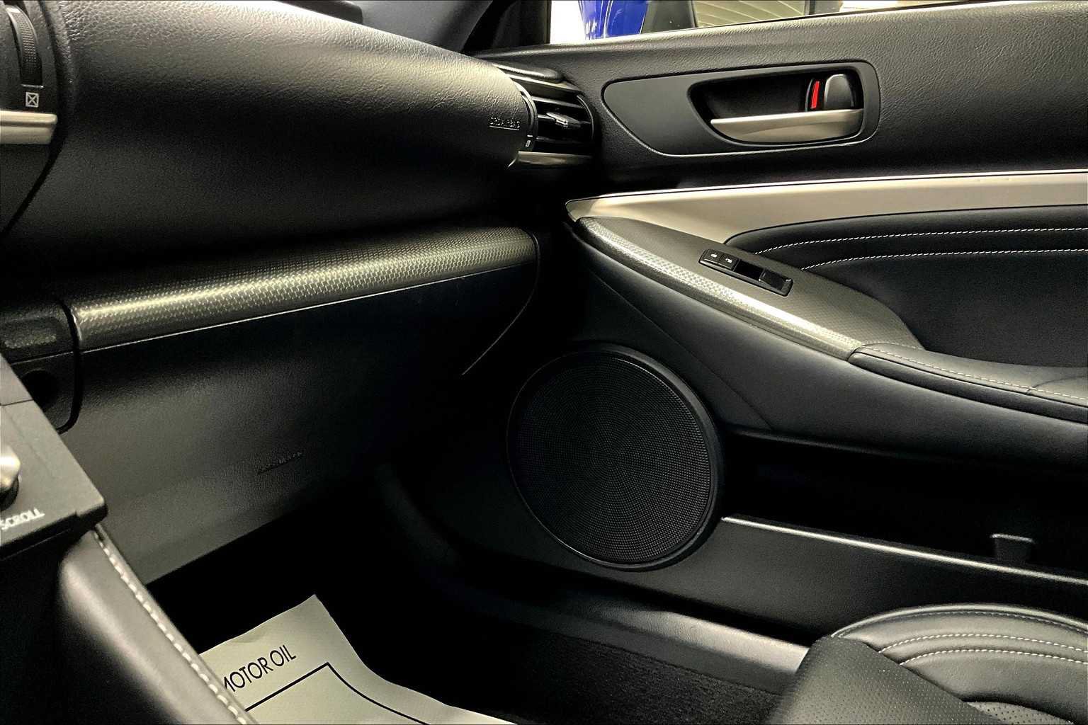 Used 2016 Lexus RC 200t RWD image 31