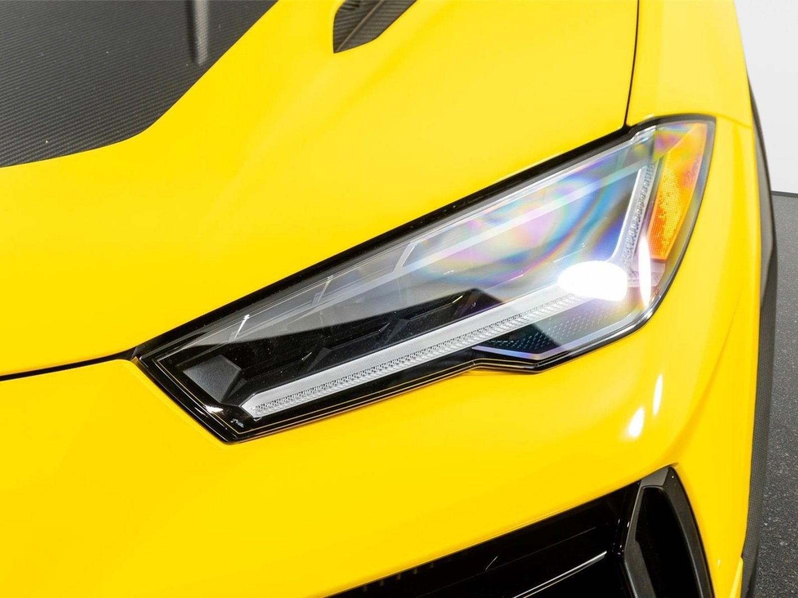 Used 2023 Lamborghini Urus Performante image 24