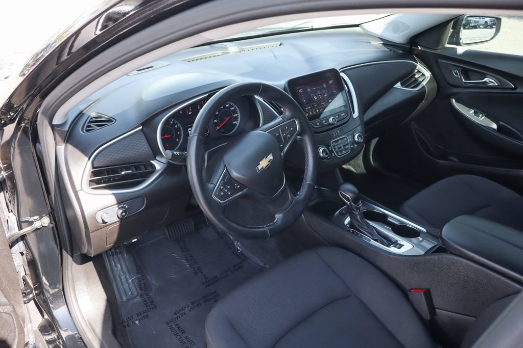Used 2025 Chevrolet Malibu LT w/ Midnight Edition FWD image 21