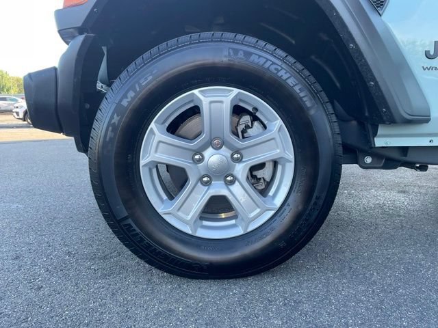 Used 2023 Jeep Wrangler Sport AWD/4WD image 9