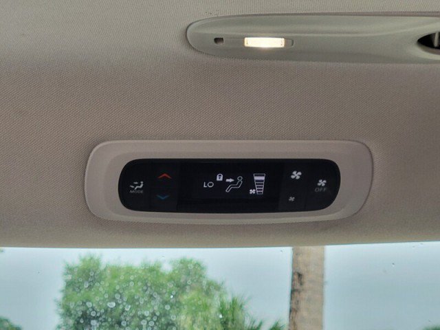 Used 2023 Chrysler Voyager LX FWD image 32