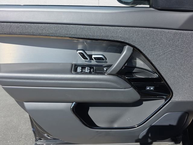 Used 2025 Land Rover Range Rover Sport SE AWD/4WD image 26