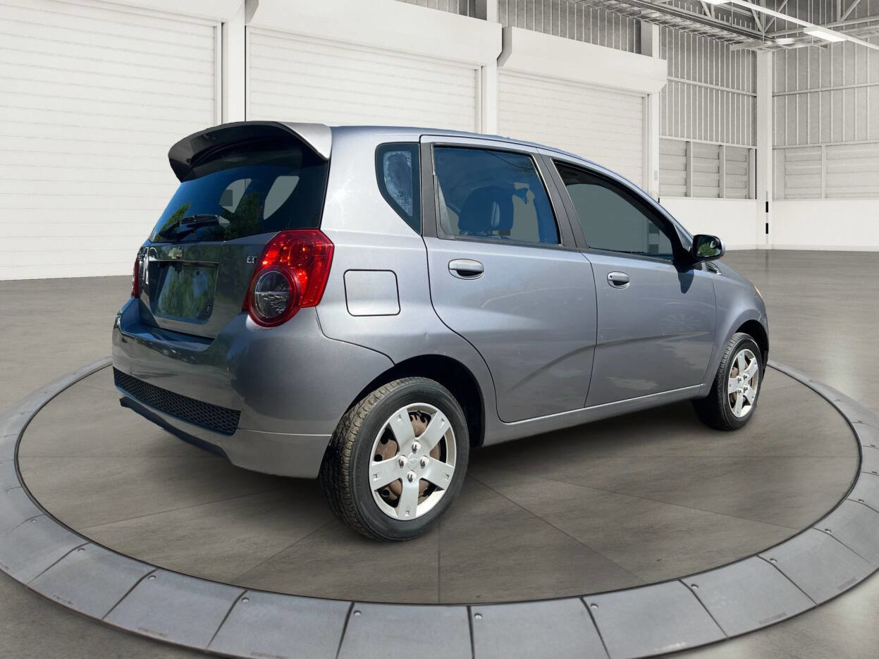 Used 2011 Chevrolet Aveo5 LT w/ Power and Convenience Package FWD image 3