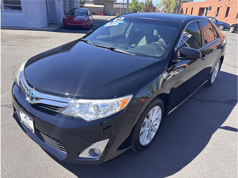Used 2014 Toyota Camry XLE w/ Leather Package FWD image 1