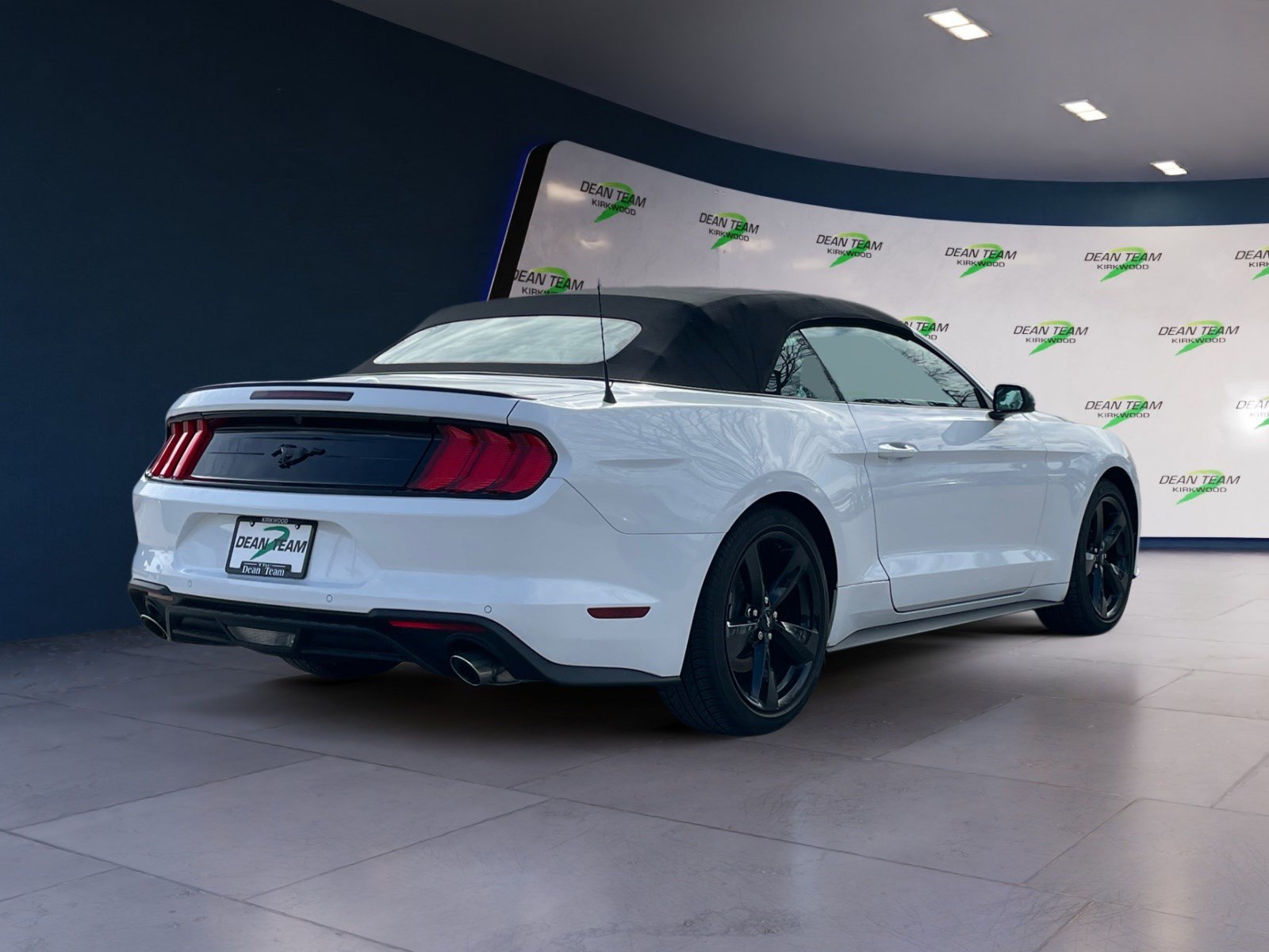 Used 2022 Ford Mustang Convertible w/ Equipment Group 101A RWD image 8