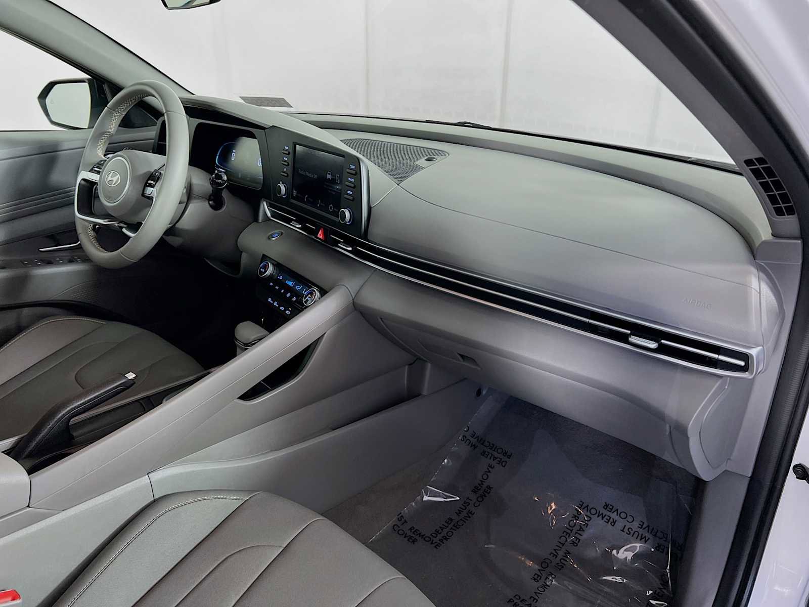 Certified 2025 Hyundai Elantra Sport FWD image 27