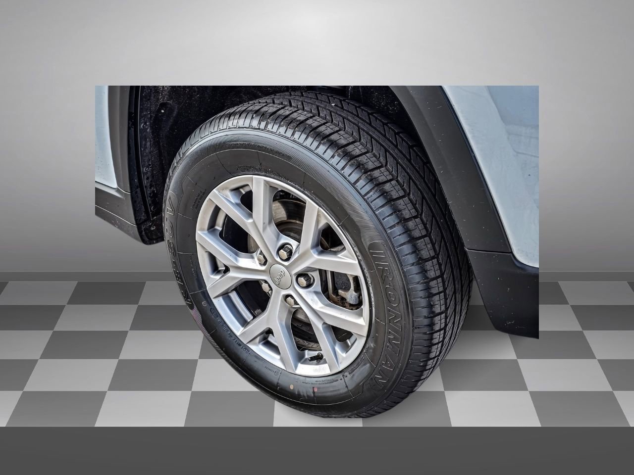 Used 2022 Jeep Grand Cherokee Limited image 4
