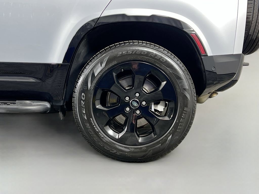 Used 2023 Land Rover Defender 110 X-Dynamic SE AWD/4WD image 33