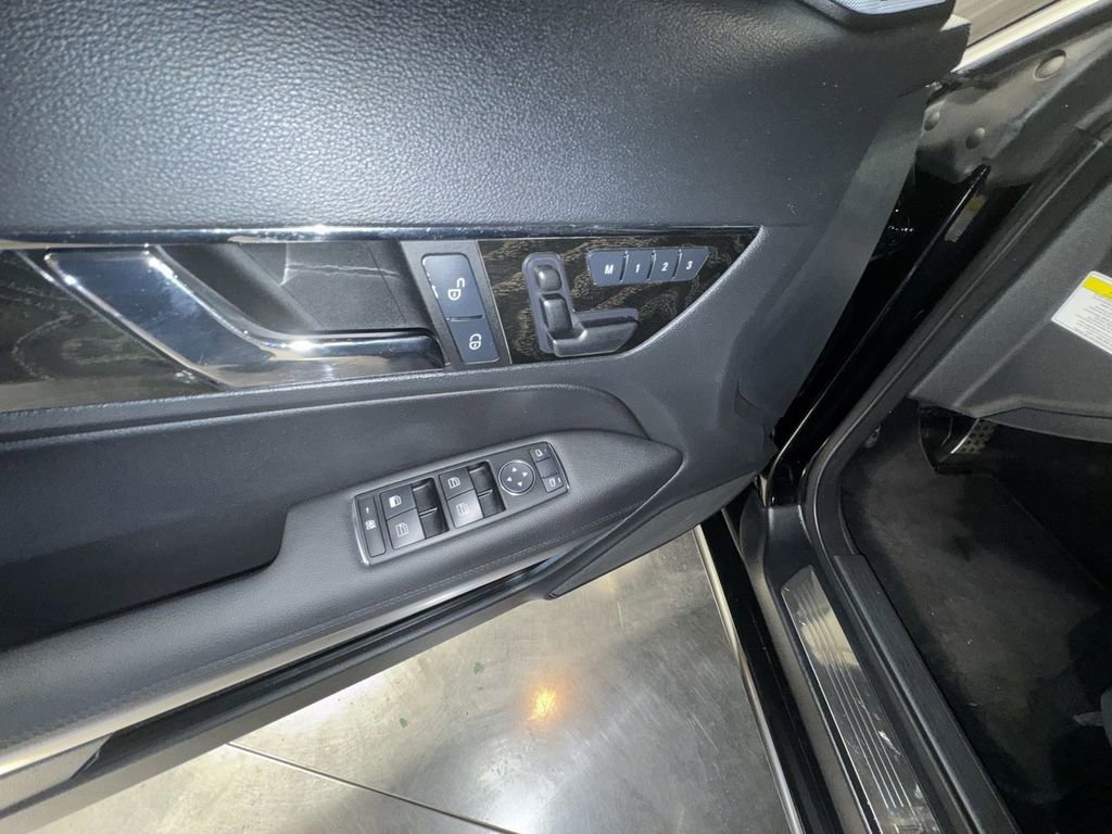 Used 2013 Mercedes-Benz E 350 4MATIC Coupe image 19