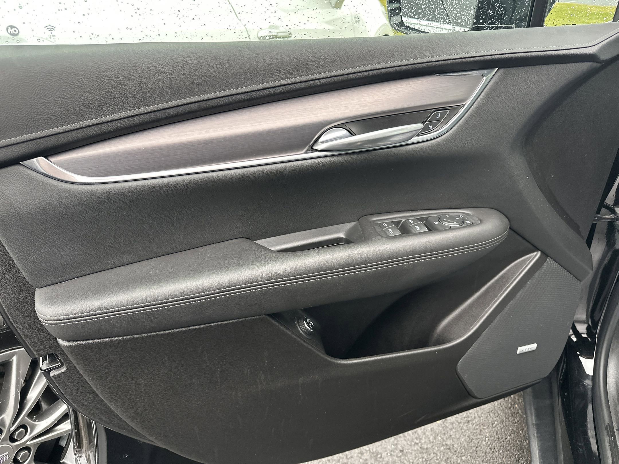 Certified 2024 Cadillac XT5 Luxury w/ LPO, Floor Liner Package image 11