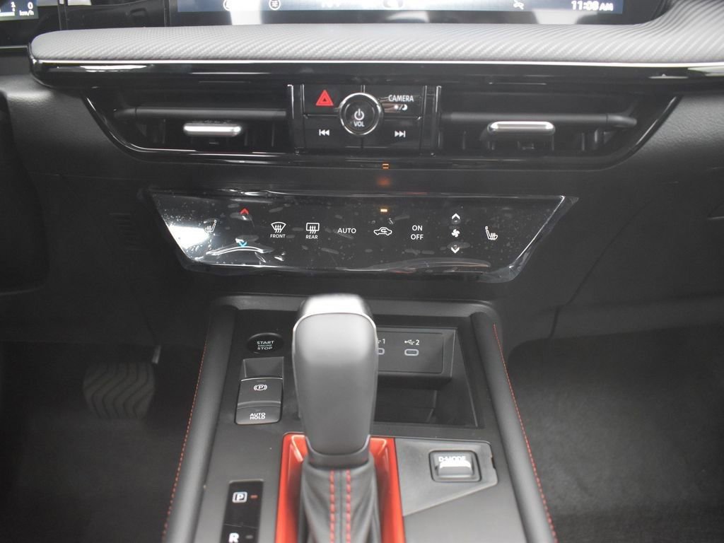 New 2026 Nissan Kicks SR w/ Cold Weather Package image 11