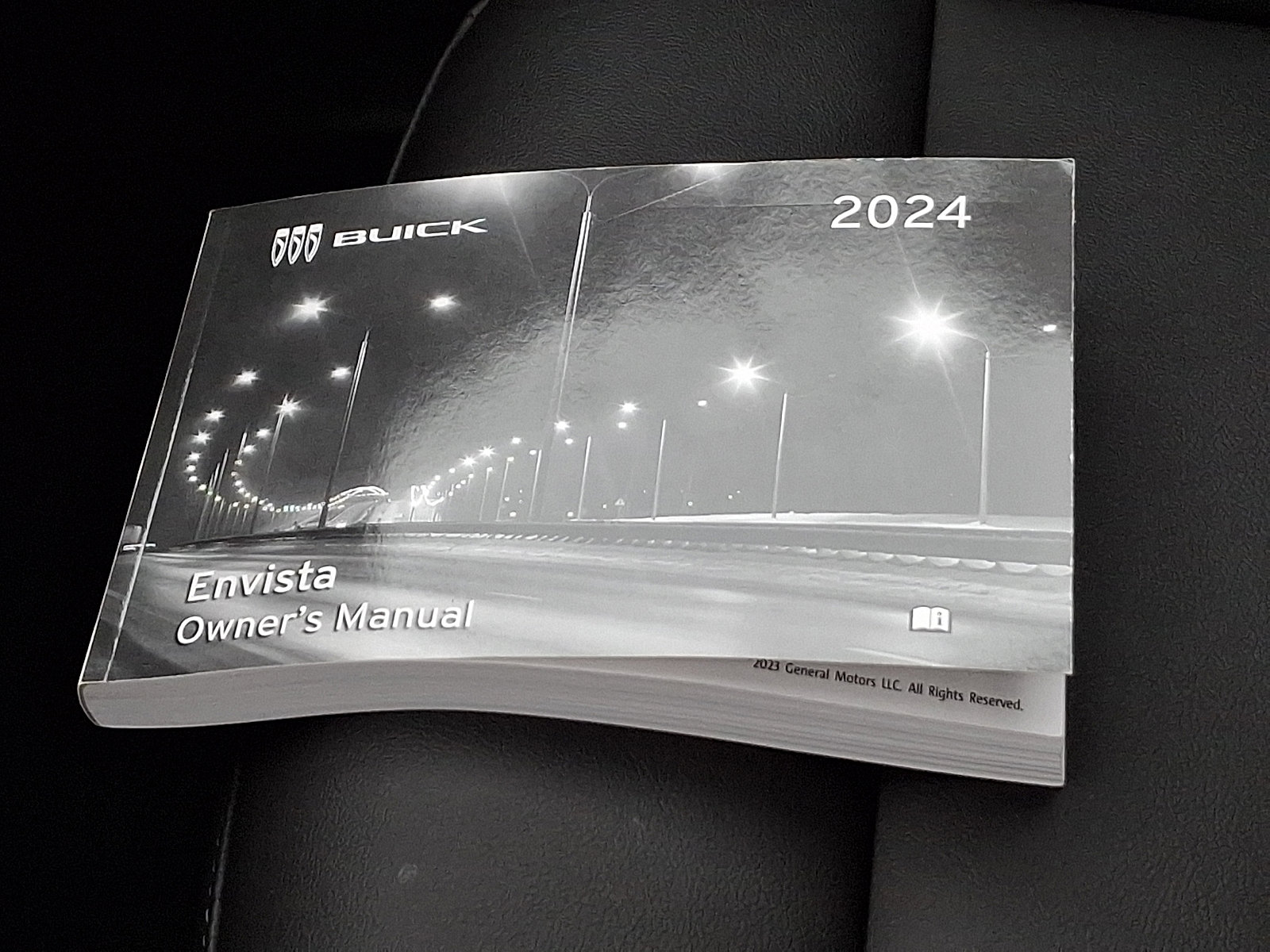 Certified 2024 Buick Envista Sport Touring w/ Convenience I Package image 26