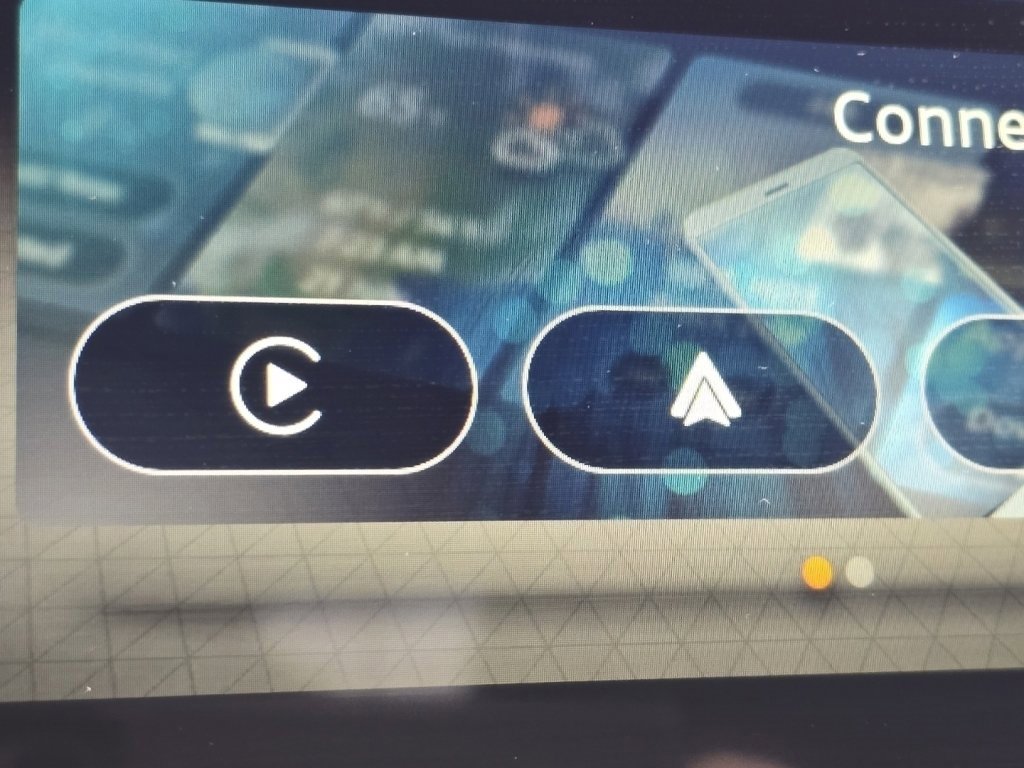 Used 2025 Nissan Kicks SR image 3