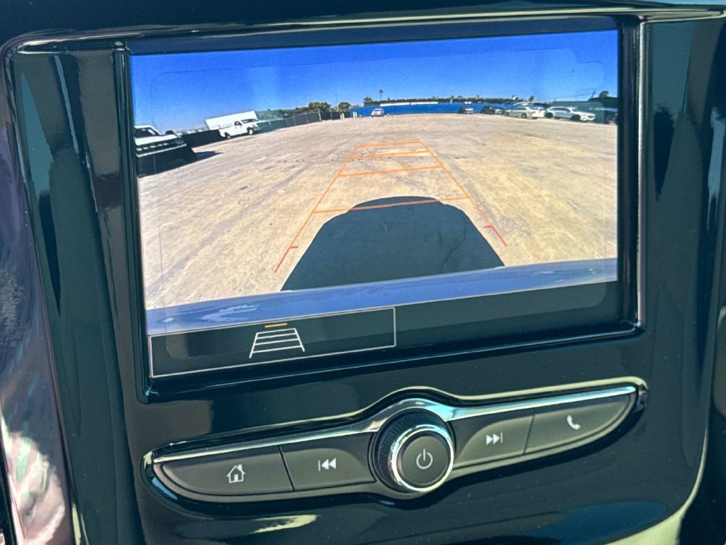 Used 2022 Chevrolet Traverse LS FWD image 23
