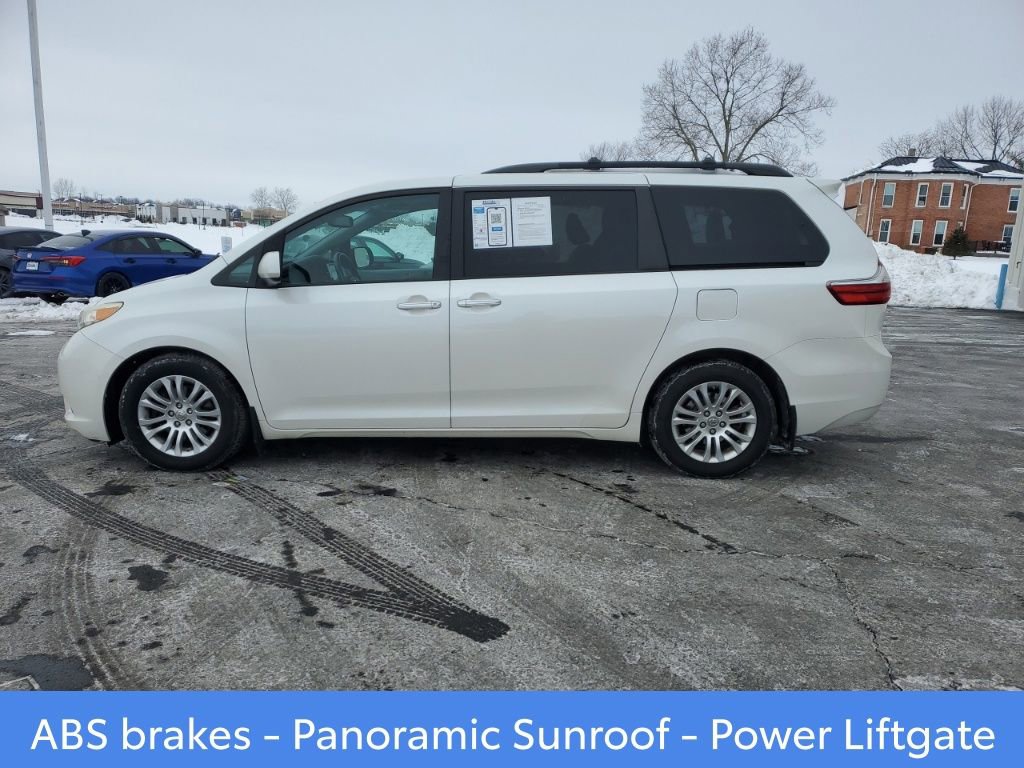Used 2015 Toyota Sienna XLE Premium image 4